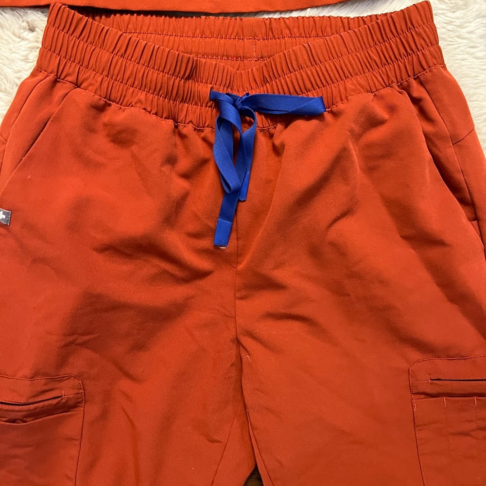 Figs Rust Colored Set - image 6